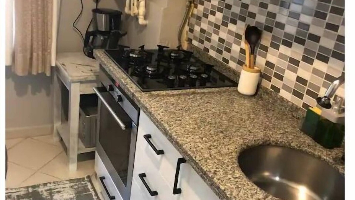 Tarabya Mahallesi Apartment | Koruya ve sahile yakın aile dairesi.