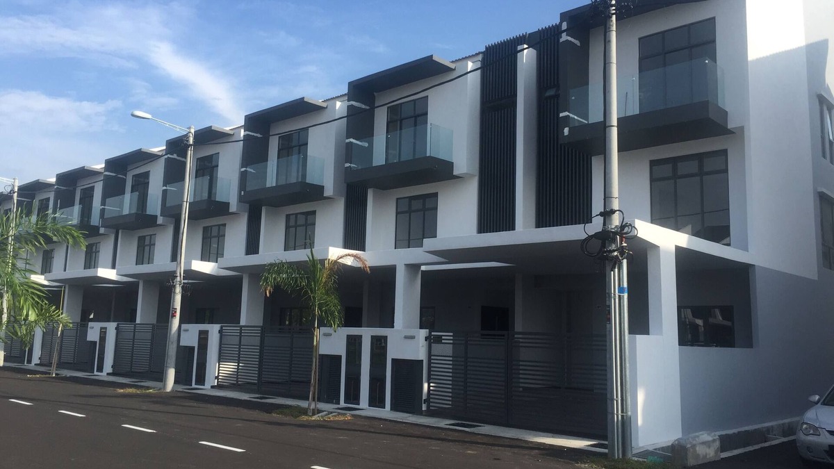 Taman Mahajaya House | Kota Laksamana Comfortable Crowd by Step-In