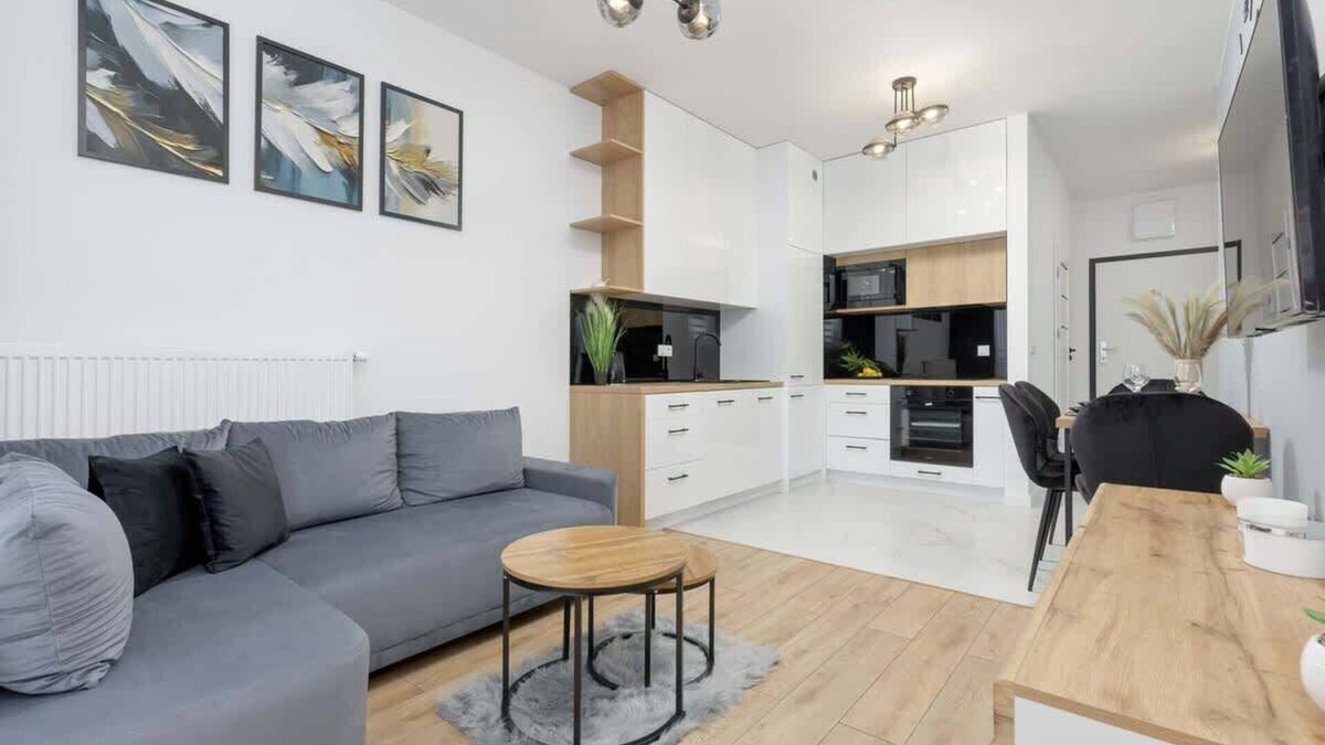 Praga Polnoc Apartment | Kotsisa 8C | Modern Apartment | Parking
