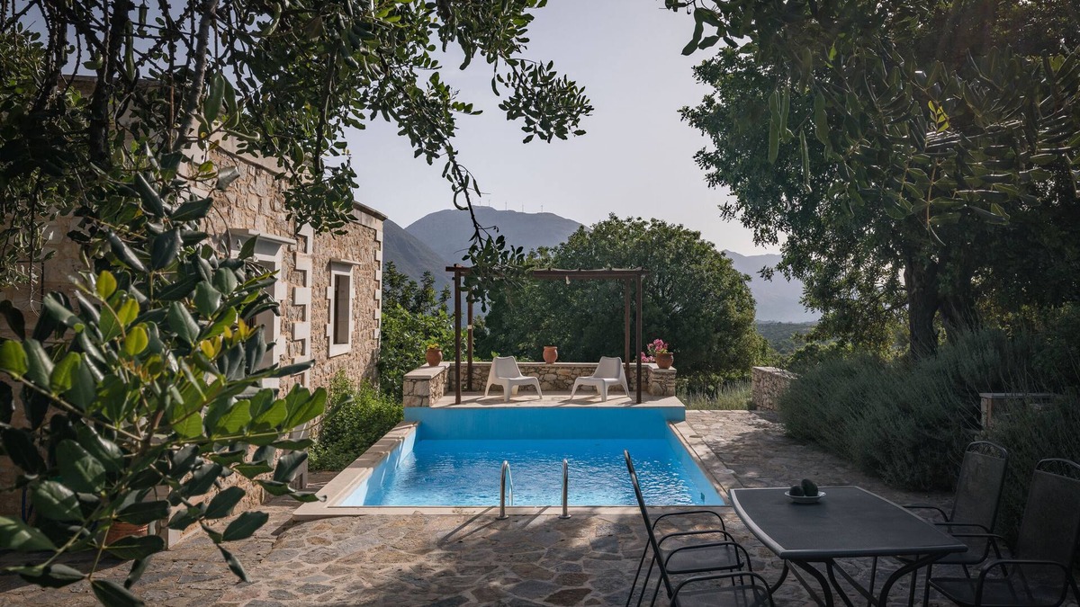 Mylopotamos Villa | Koules Estate-Daphne, with Pool & BBQ, an Agricultural barn for Nature lovers