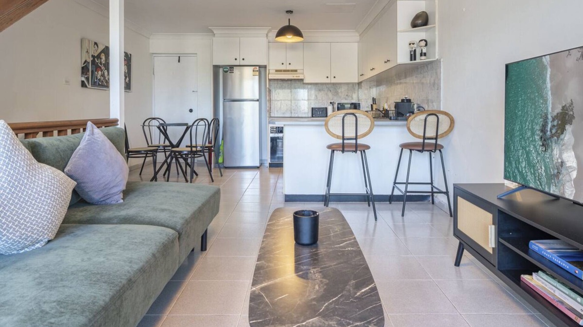 Birchgrove House | Kozyguru | Balmain | Townhouse bridge view or Charming Comfy Studio