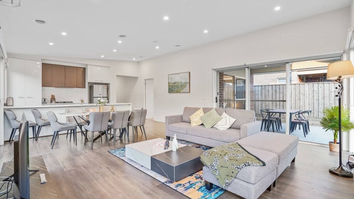 Greenvale House | KozyGuru | Greenvale | 5 Bedroom Holiday Home