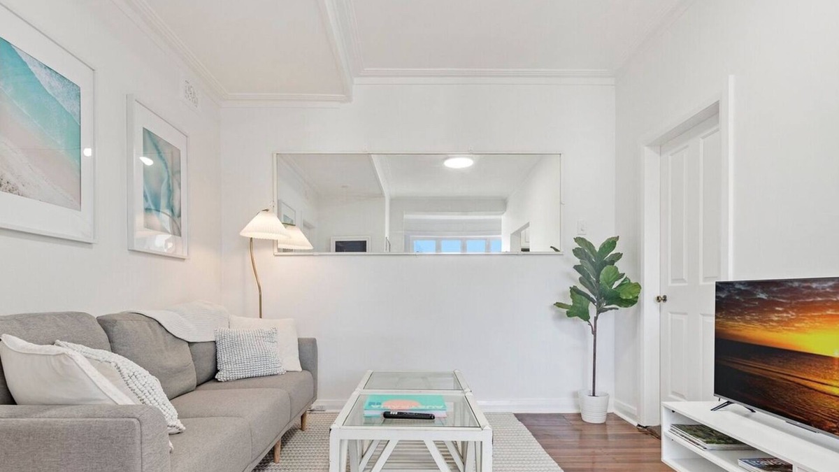 Kirribilli Apartment | KozyGuru | Kirribilli | Opera House View 2 Bed Apt