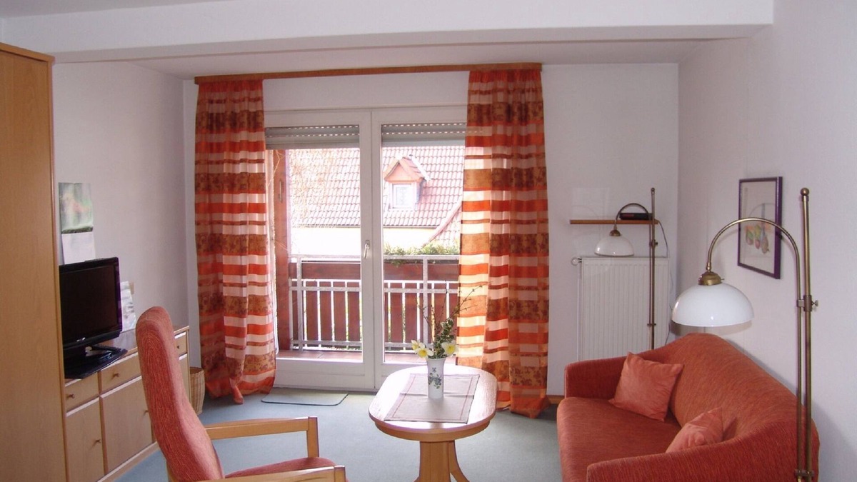 Staffelstein Apartment | Kräuterstube | Helle Wohnung (40qm) mit großem Balkon im 1. OG