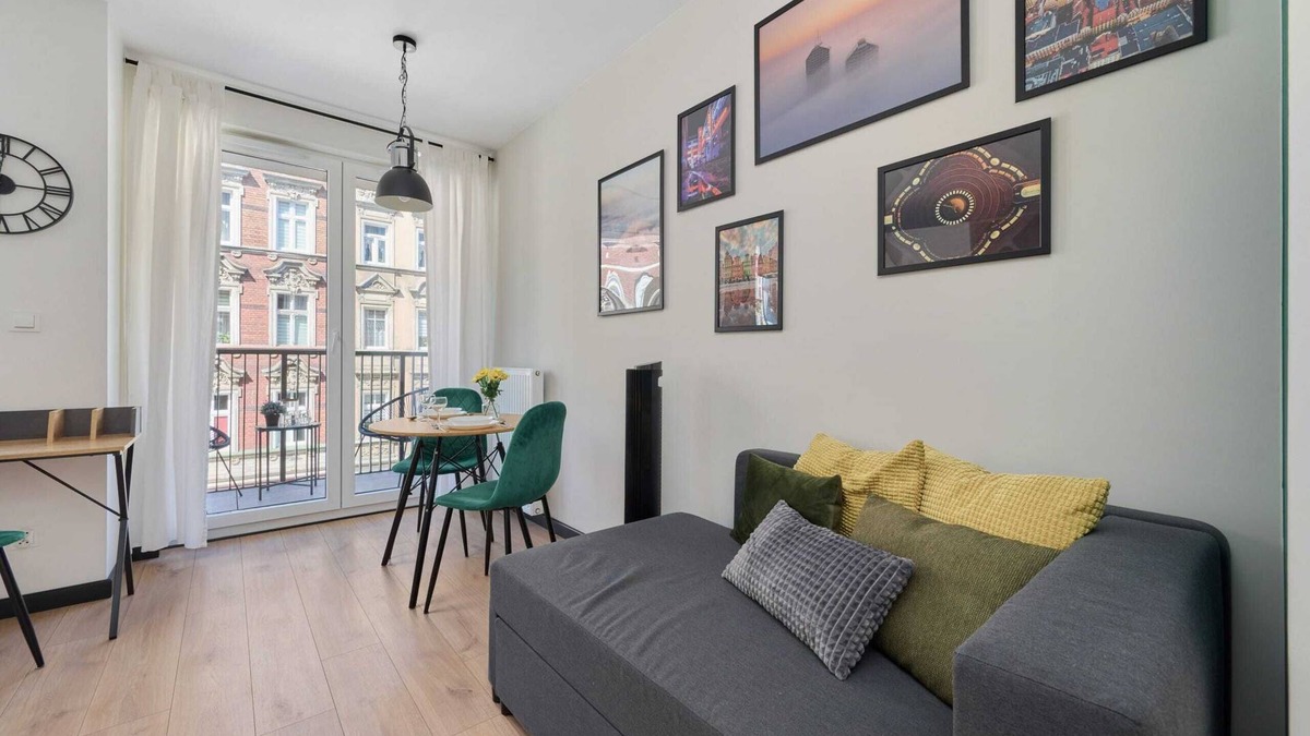 Srodmiescie Apartment | Kręta 21 | Atmospheric Studio | Balcony