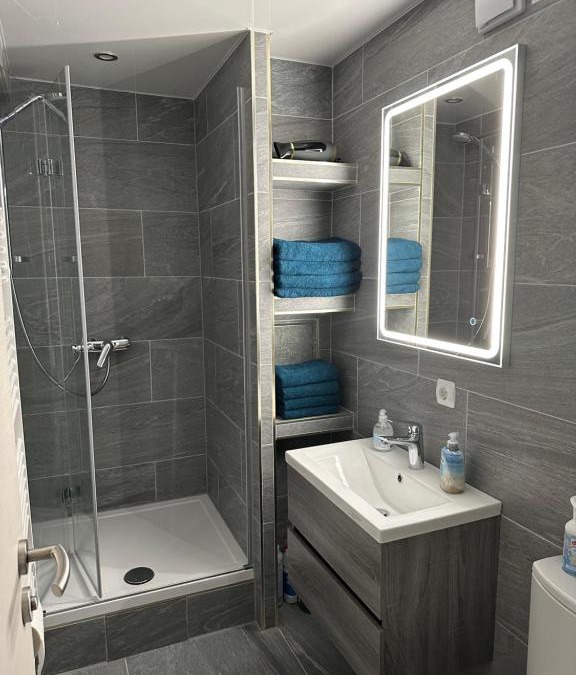 Ittlingen Apartment | KRAICHGAU # 2 Ferienwohnungen in einem Haus mit EBK, WLAN, Monteurzimmer, SELF-CHECK-IN