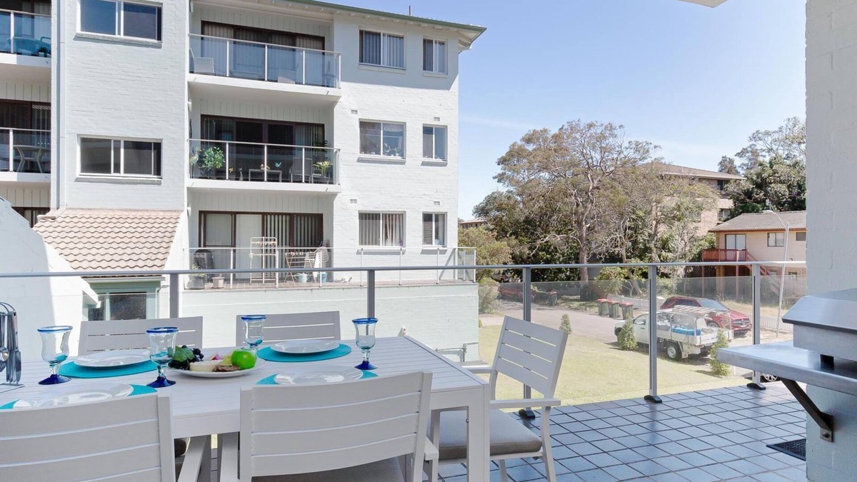 Nelson Bay Apartment | Krait Court, 1 6-8 Krait Cl - great 2 bedroom unit close to little beach