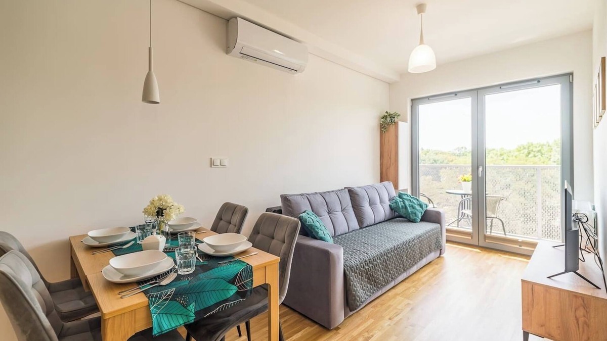 Warszawskie Apartment | Kraków Old Town - Bus&tram Stops Nearby, Balcony - by Rentujemy