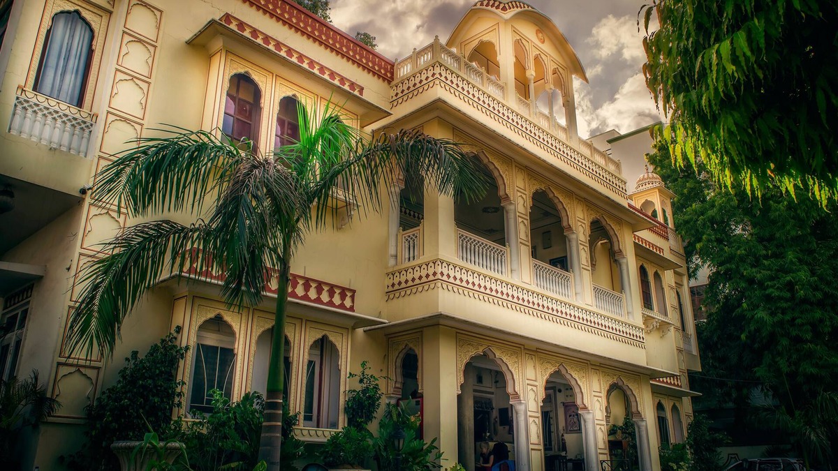 Bani Park Hotel | Krishna Palace: A Private En-suite A/c Room in a Boutique Heritage Palace Home.