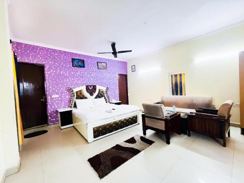 East of Kailash Bed & Breakfast | Krishna Residency - East Of Kailash