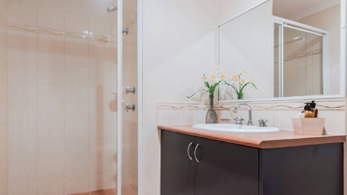 Secret Harbour House | Kum - relaxed feel in the sought after coastal town of Secret Harbour.