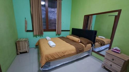 Taro Bed & Breakfast | Kunang kunang