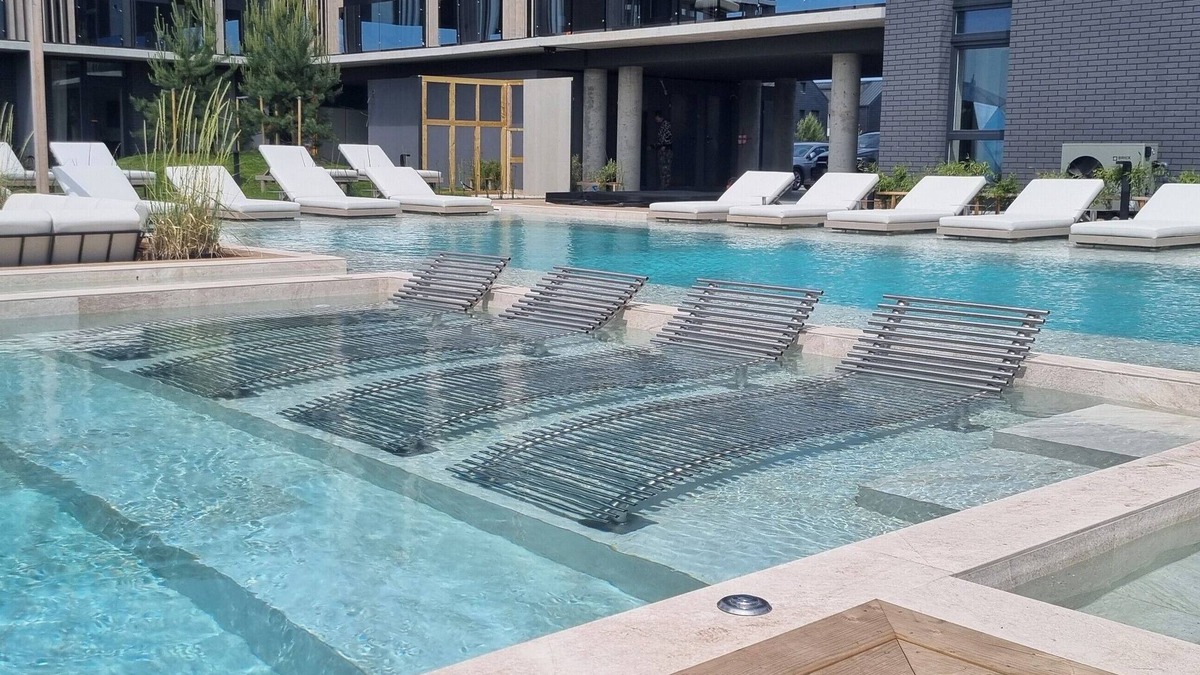 Palanga Apartment | Kunigiskes Apt- Sleeps 4 - Pool & Hot Tub