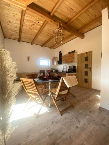 Sztabin Apartment | KURNIK - Domek pod lasem