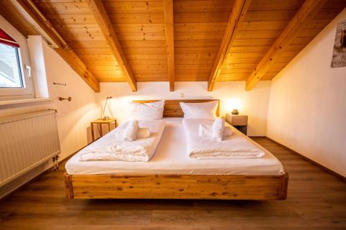 Buchenberg Apartment | Kuschelige Ferienwohnung mit Balkon & Free Wifi