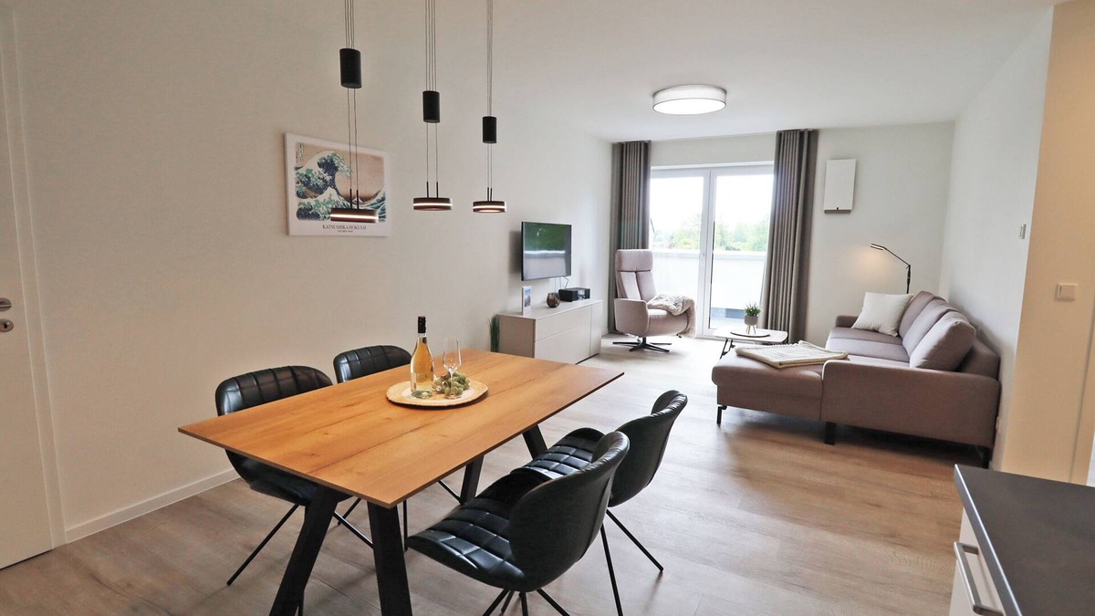 Tossens Apartment | KÜSTE33/44 - Balcony. Sauna. Allergy friendly.