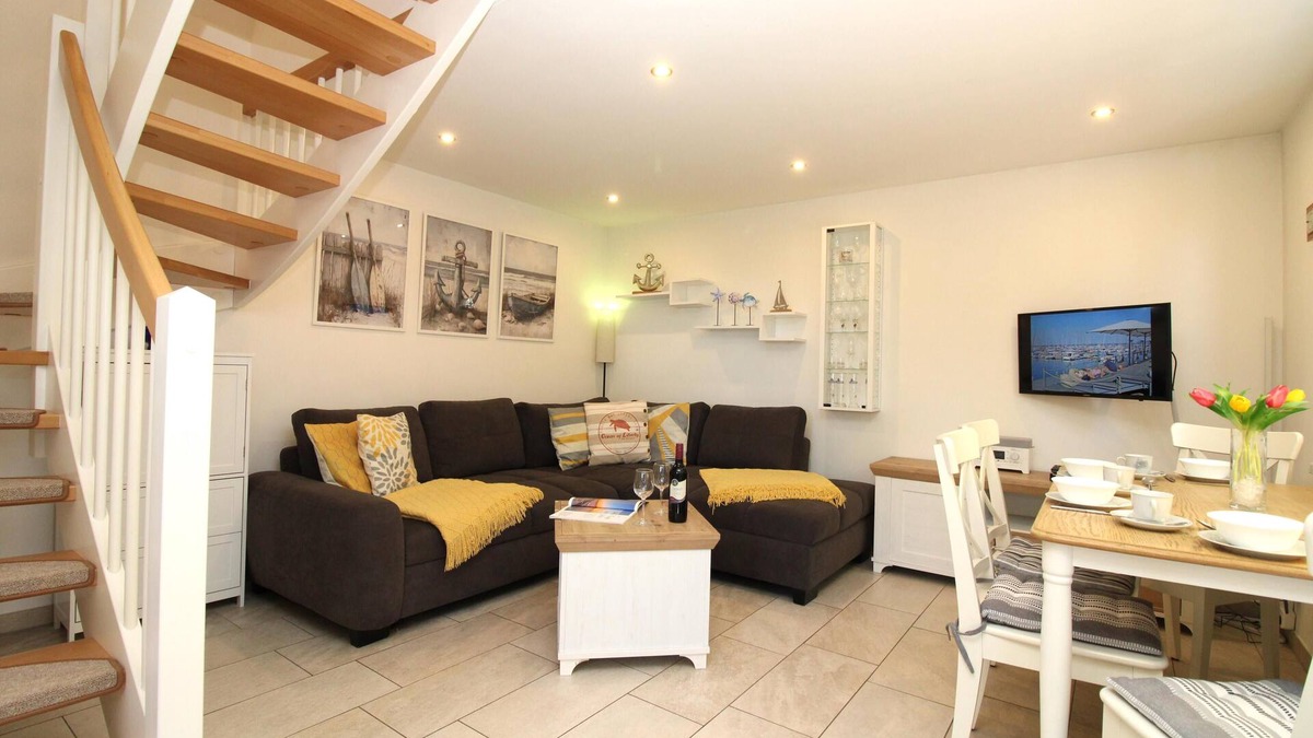 Kroepelin House | Küstenidyll Horst: cozy vacation home with 3 rooms, terrace and garden