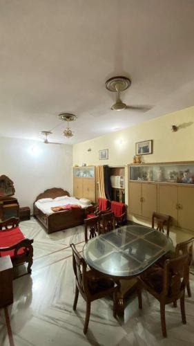 Sigra House | Kusum Palace