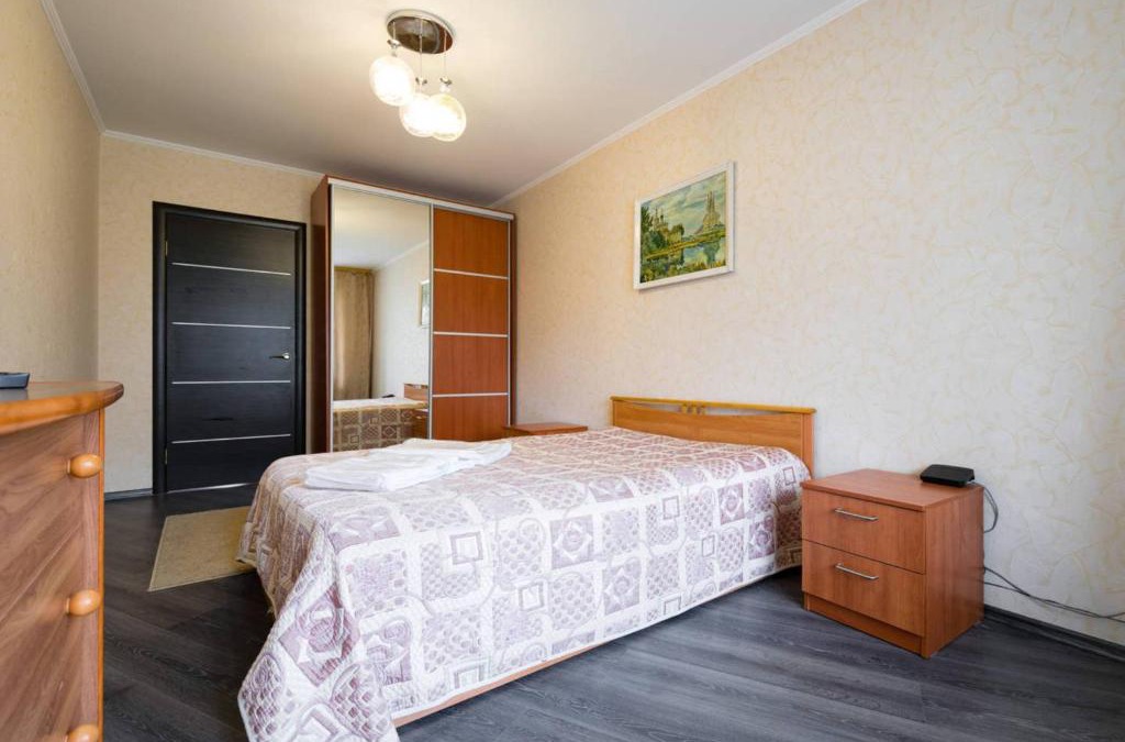 Veliky Novgorod Apartment | Kvartiranov on Zavokzalnaya