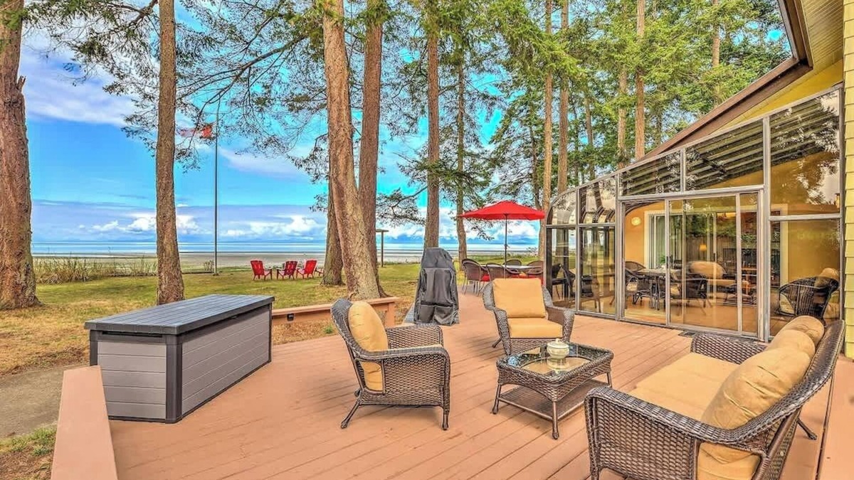 Comox House | Kye Bay Beach House S
