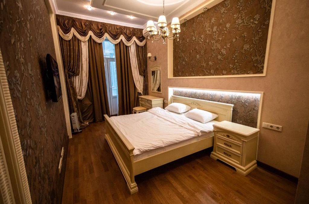 Afanasivsʹkyy Yar Apartment | Kyiv Classic Apartment
