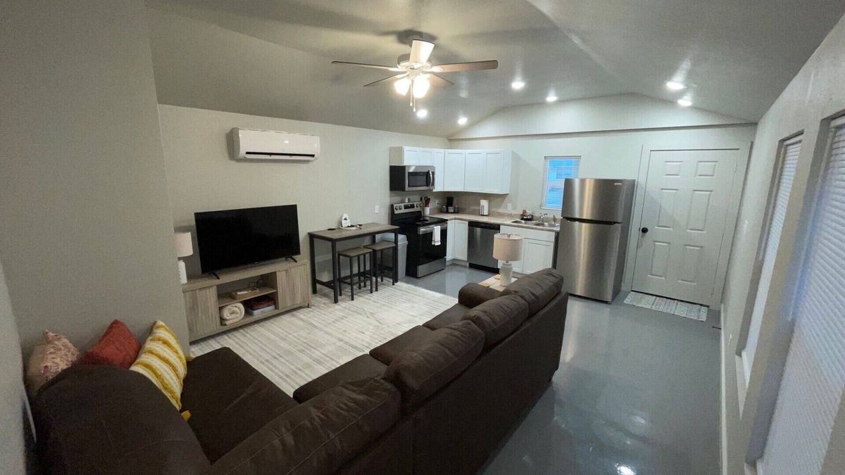 Sallisaw House | Kyn’s Kozy Kabin