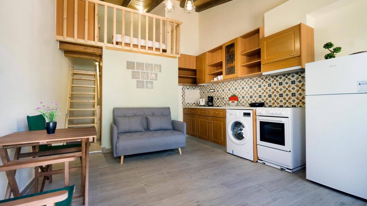 Galatas Apartment | Kyriaki's Traditional Loft