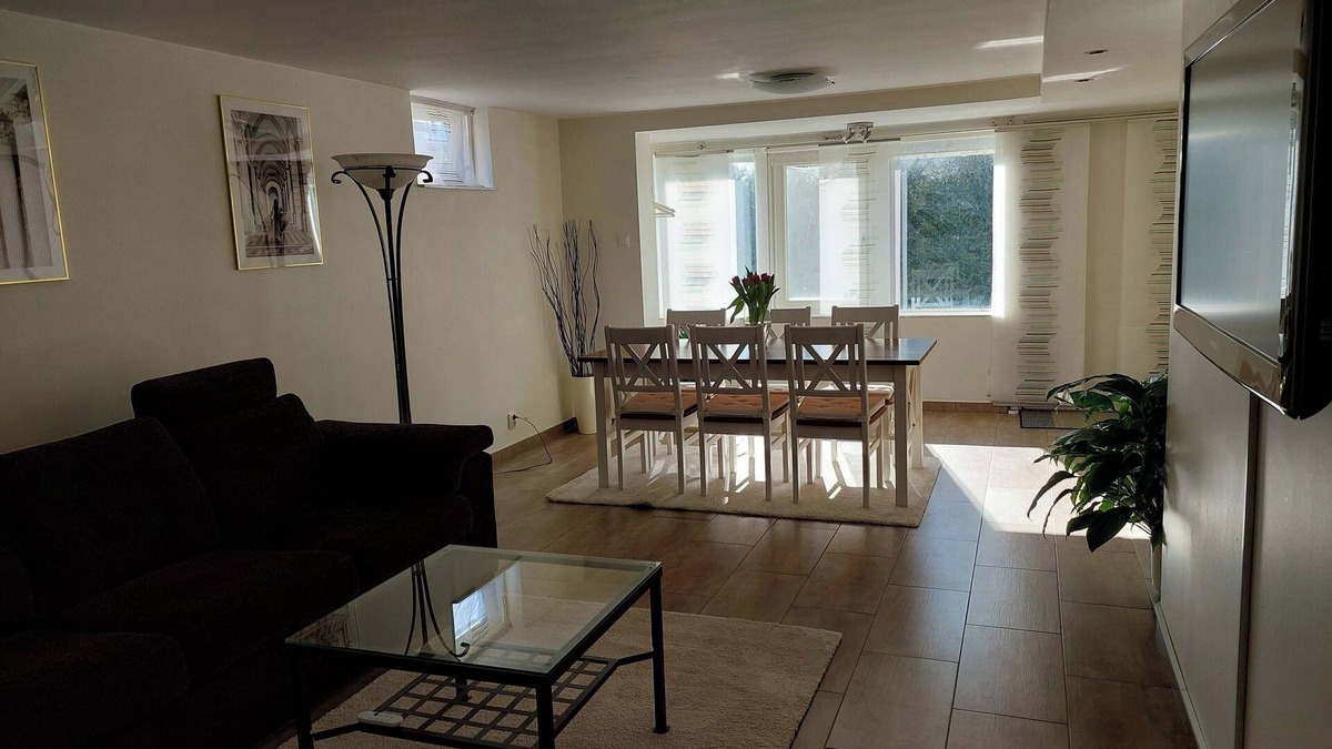 Partille Apartment | Lägenhet på Landet Nära Stan