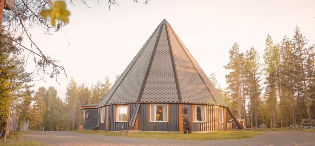 Lapptrask Resort | Långforsen Glamping & Lapland Experience