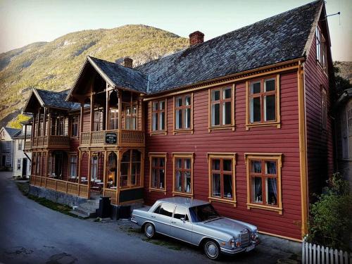 Laerdal Hotel | Lærdalsøren Motor Guesthouse
