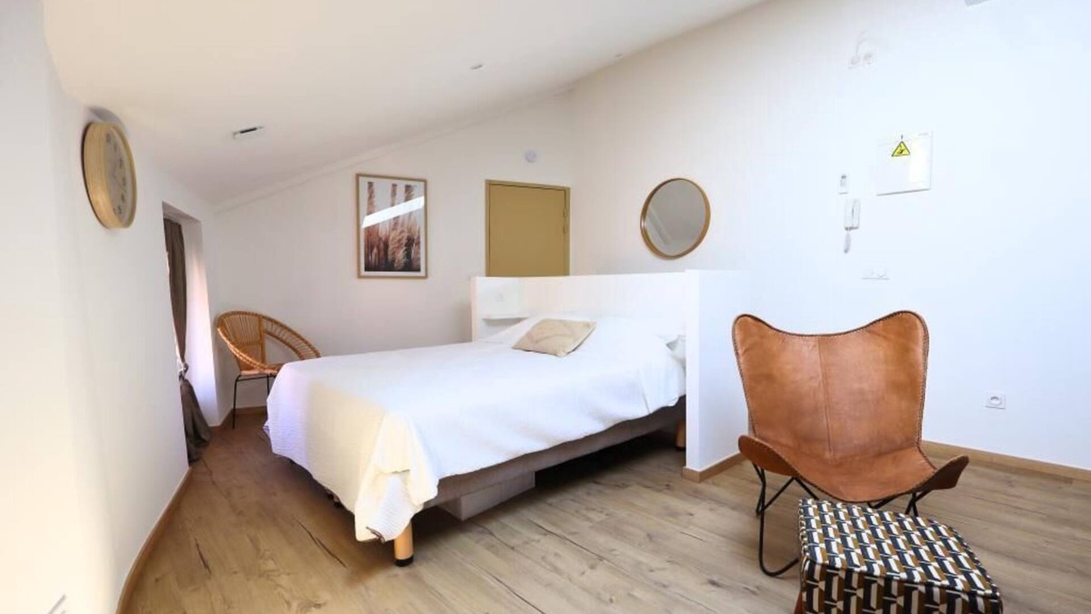 Camaret-sur-Aigues Apartment | L'échappée Bohème - loft studio