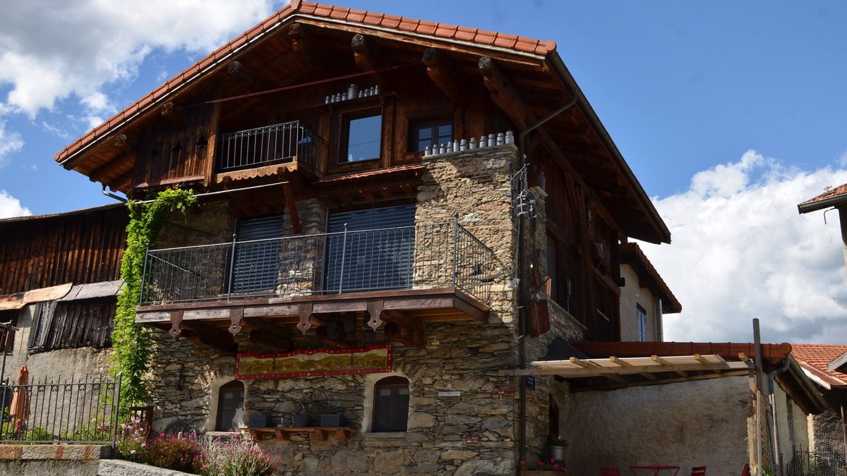 Aigueblanche House | L'écurie des clefs charming gite