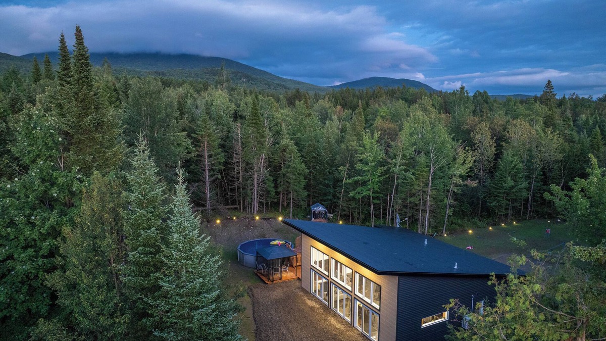 La Patrie Ski Chalet | L'Étoile Filante/Spa/Rivière/Table de Pool