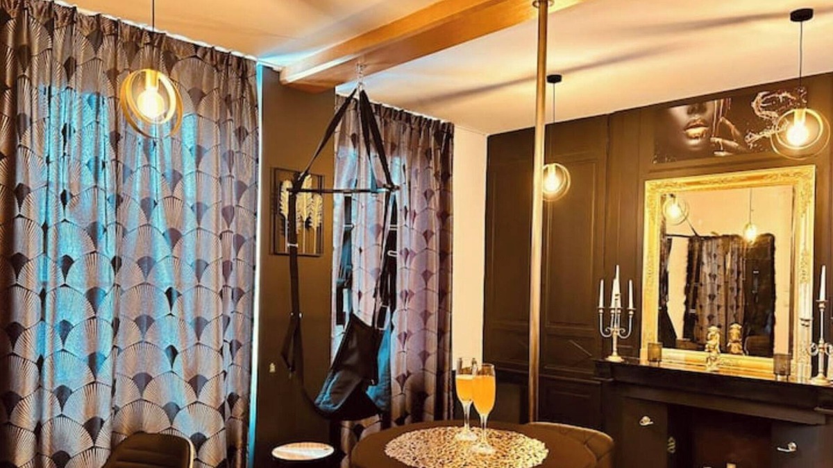 Illiers-Combray Apartment | « L'étreinte Dorée »