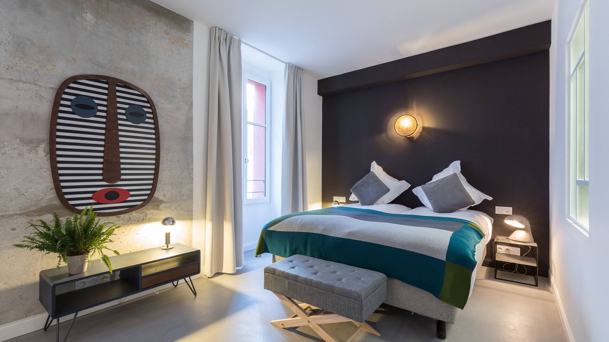Quartier du Port Apartment | L'Abeille Boutique Apartments
