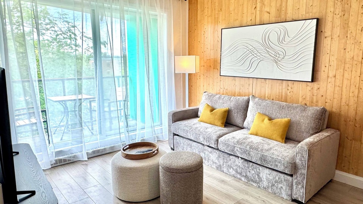 Centre-Ville Condo | L'acadien, secure condo, gym, balcony and terrace