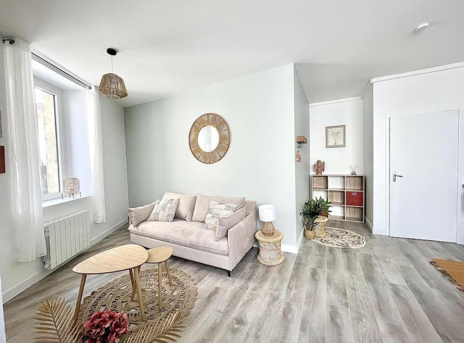 Romans-sur-Isere Apartment | L'Agate Verte - Romans