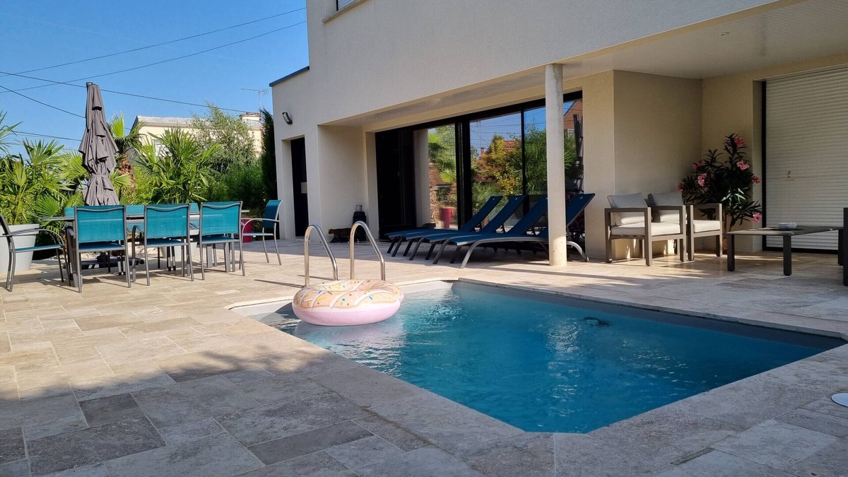 Le Mans Villa | L'Aigle - Piscine - 10 pers - Rêve au Mans