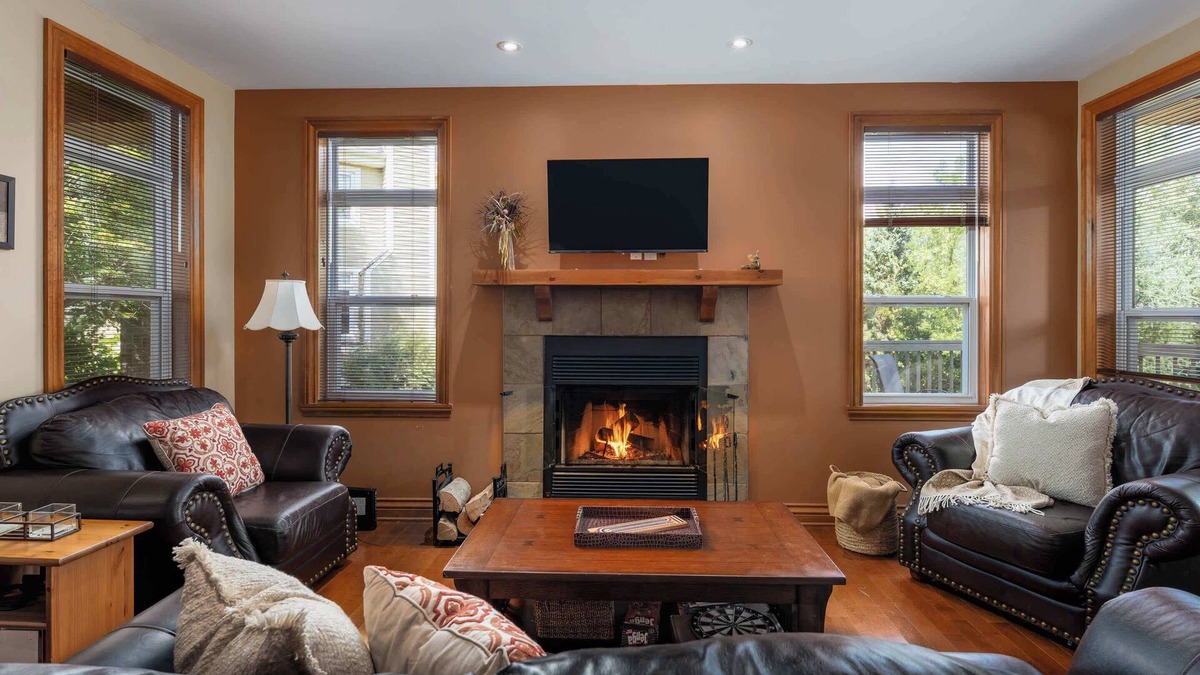 Mont-Tremblant Ski Chalet | L'Aiglon - Nature, Golf, and Relaxation in Mont-Tremblant
