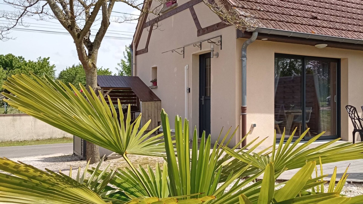 Saint-Maurice-en-Riviere Cottage | L'Albizia Air-conditioned * self-catering cottage Private parking and garden