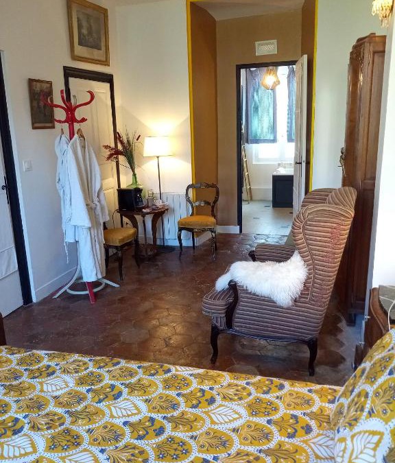 Lorrez-le-Bocage Bed & Breakfast | L'ancien prieuré