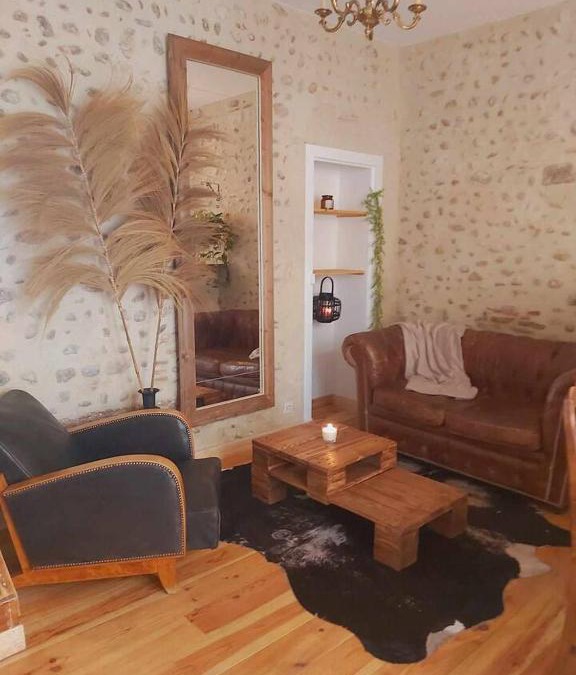 Romans-sur-Isere Apartment | L'antre d'Eros