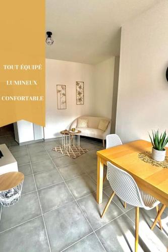 Cruas Apartment | L'appart cosy Cruas ღ au pied du château