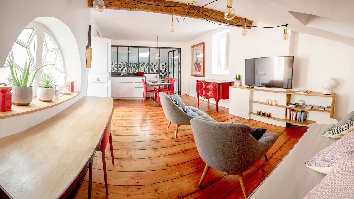 Bordeaux Golden Triangle Apartment | L'appartement de Margot *