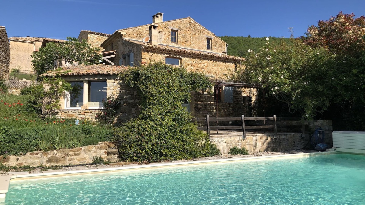 Ongles House | L'Arbre d'Alice - Charming gîte with terrace facing the pool