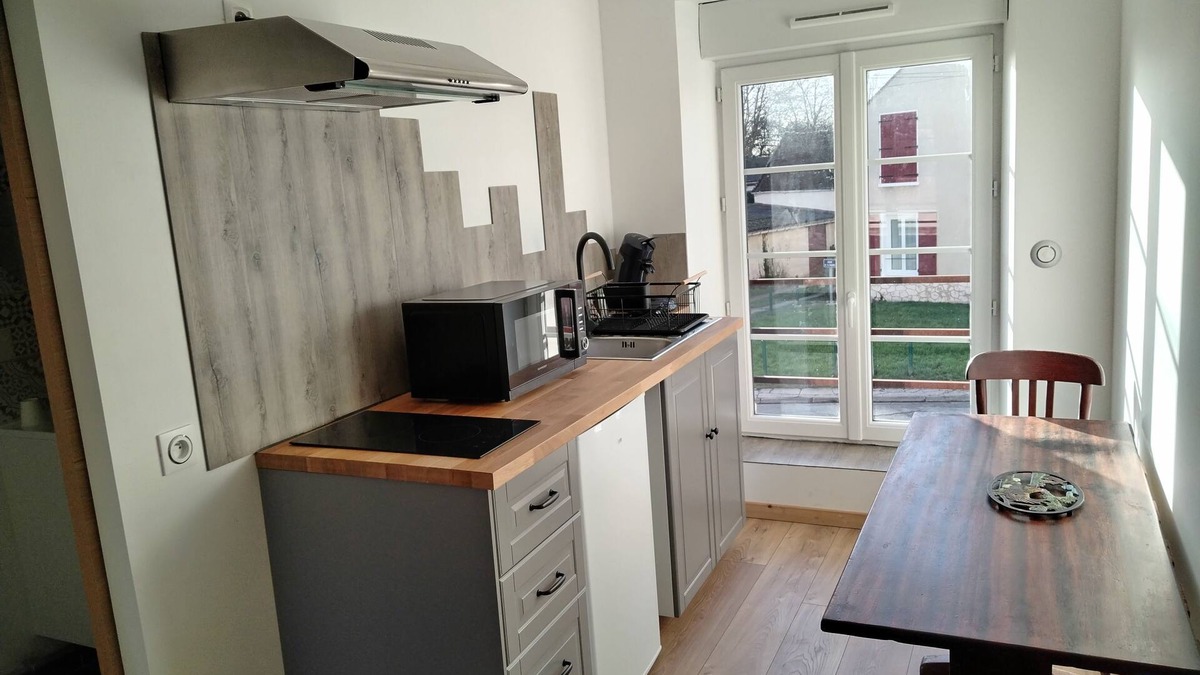 Saints Apartment | L' ART offers you its studio 5min from coulommiers