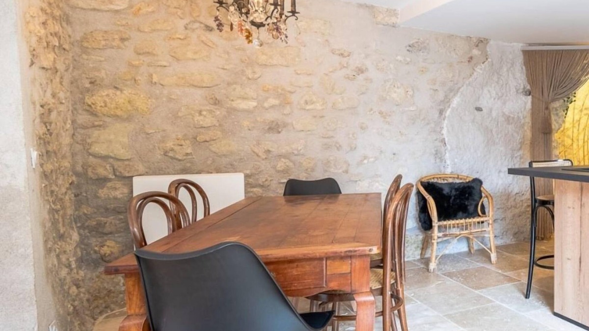 Charge Cottage | L'Aruine - Superb semi-troglo gîte - 6pers