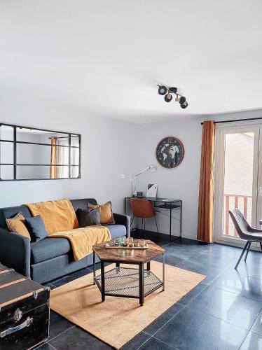 Oyonnax Apartment | L'atelier d'Anatole