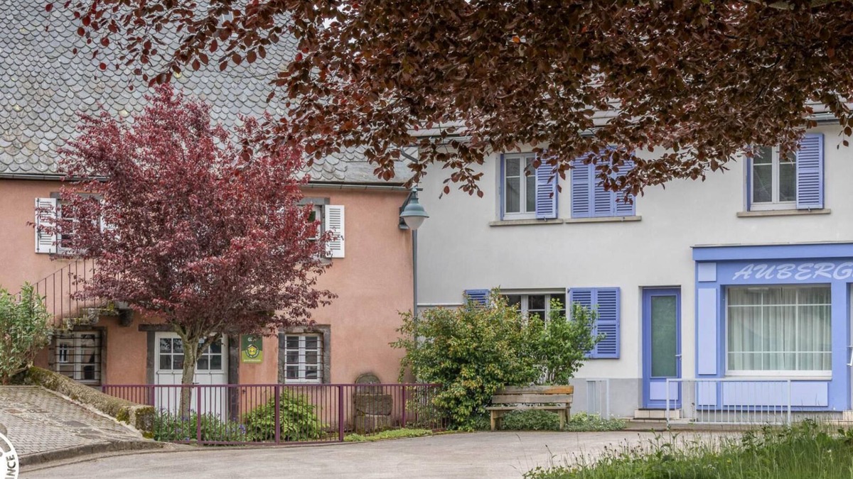 Vernines House | L'auberge + Entre Lacs et Volcans