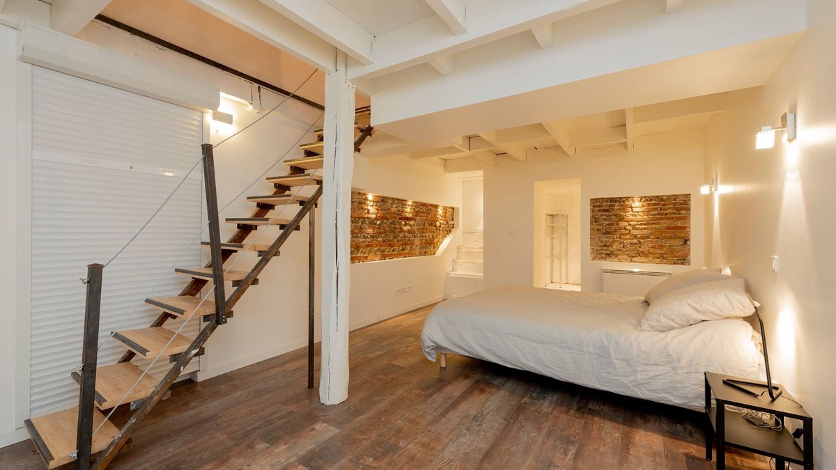 Saint - Aubin - Dupuy Apartment | L'Aubuisson - Appt climatisé avec terrasse privée